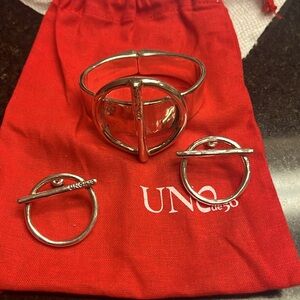 UNO de 50 Switch on Circle earrings and hinge bracelet